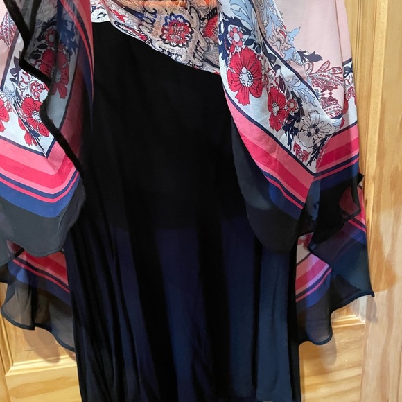 APT 9 V-style chiffon floral blouse size L - Picture 3 of 4